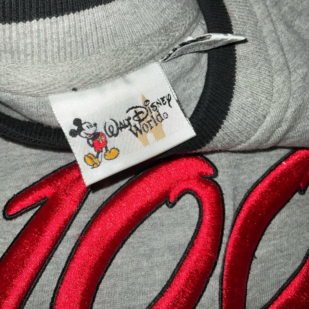 Vintage Disney 100 Years of Magic Gray Embroidered Sweatshirt Size M - Picture 6 of 6